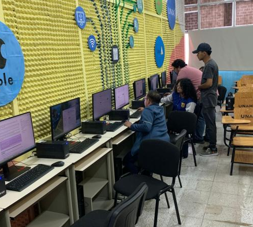 UNAH desarrolla supercomputadora con inteligencia artificial para matemáticas en Comayagua