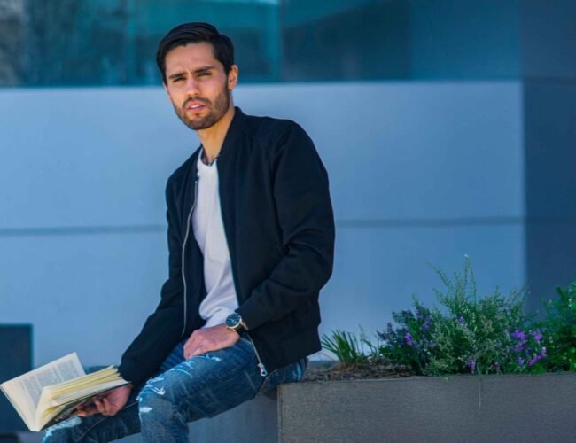 Ricardo Mauricio Camacho Ramírez emociona con una obra poética sobre la pérdida y la reconstrucción emocional