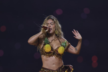Karol G reivindica a la comunidad latina en un histórico Coachella