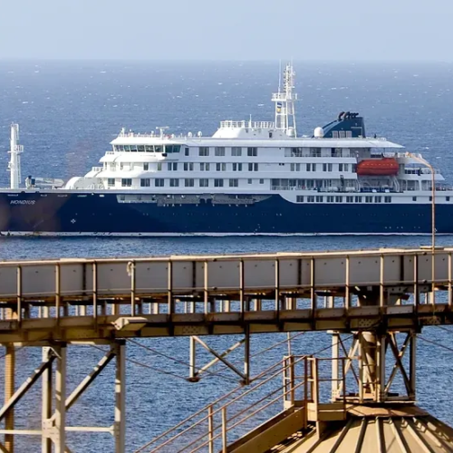 Canarias evalúa atraque de crucero con brote de hantavirus en medio de tensiones con el Gobierno español