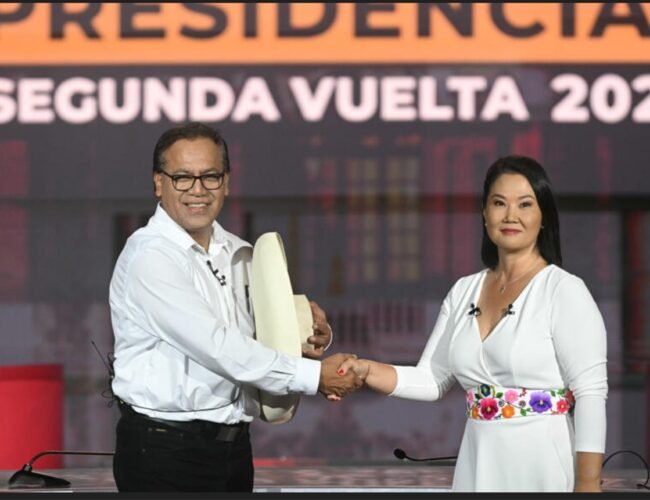 Fujimori tiene 52% de los votos y Sánchez 47% con 51% de las mesas contabilizadas