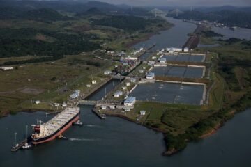 Trump reitera que Estados Unidos no permitirá que China controle el Canal de Panamá
