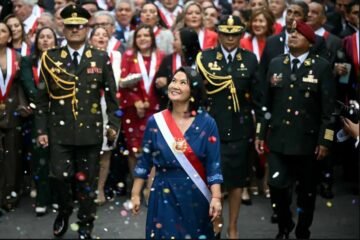 Keiko Fujimori asume el poder en Perú
