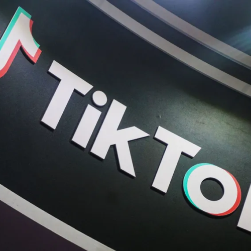 La UE acusa a TikTok de exponer a los menores a riesgos en línea