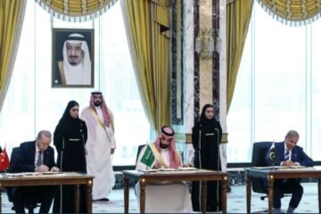 Arabia Saudita, Pakistán y Turquía firman un pacto de defensa en medio de la tensión con Irán