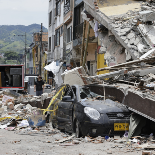 Terremoto de magnitud 7,4 en Colombia deja 273 muertos y más de 3.800 heridos