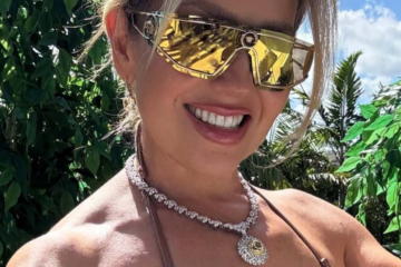 Thalía sorprende con su transformación fitness a pocos días de cumplir 55 años