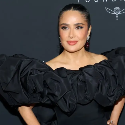 Salma Hayek revela su secreto para mantenerse radiante a los 60