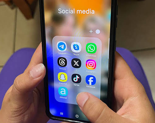 La UE vetará las redes sociales a menores de 13 años y las limitará hasta los 15