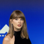 Taylor Swift hace historia y se convierte en la artista más premiada de los MTV VMAs