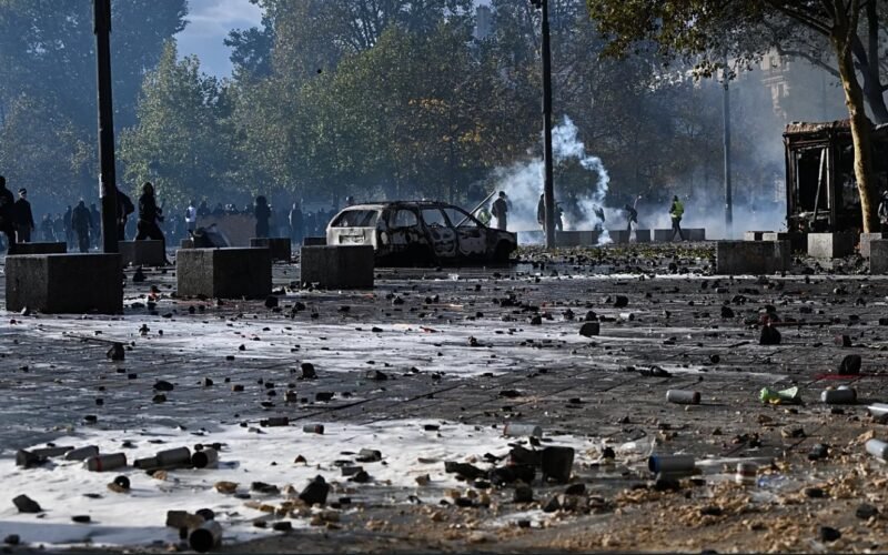 Francia impondrá toques de queda en algunas zonas tras los disturbios