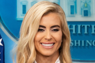 Katie Zacharia deja la portavocía de la Casa Blanca tras críticas a su debut