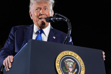 Trump afirma que tiene derecho a buscar un tercer mandato y vuelve a cuestionar las elecciones de 2020